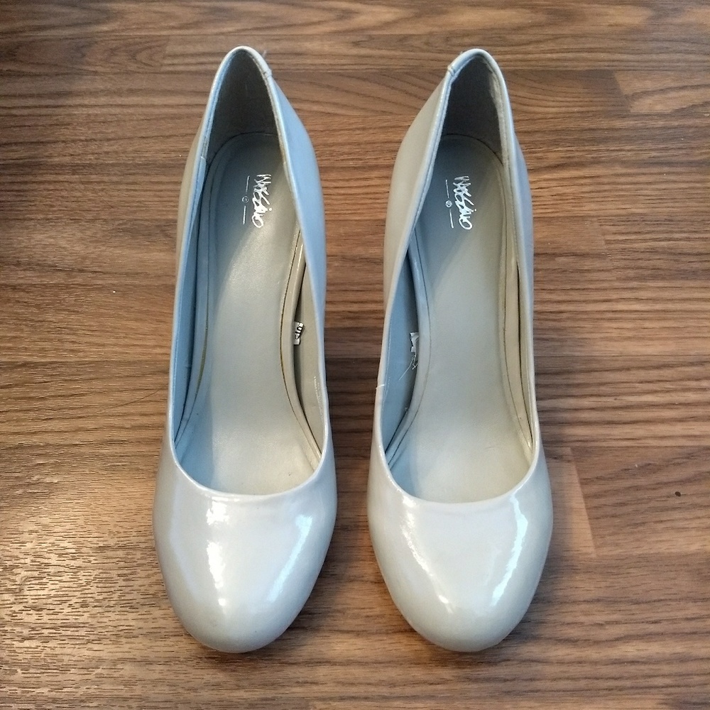 Mossimo Grey Faux Patent Leather Heels